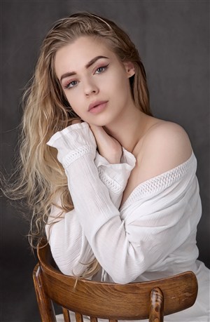 朋友的丰满人妻电影